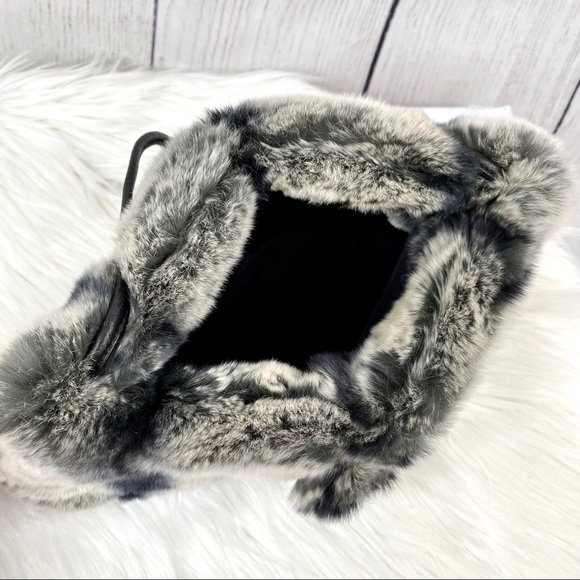 P A O L A by P D L : Fur & Italian Leather Handbag - Picture 2 of 8